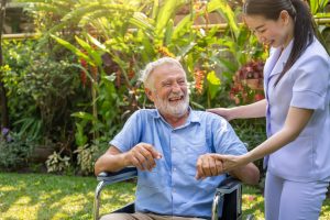 רקע - הגידול בביקוש לעובדים זרים בתחום הסיעוד והטיפול בקשישים בישראל